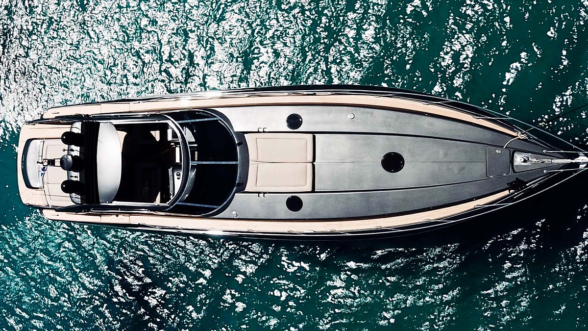 Аренда яхты Sunseeker 68 "007" на Миконосе